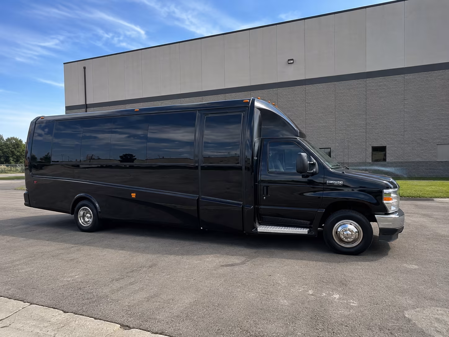 hollywood corporate shuttle bus rentals in hollywood