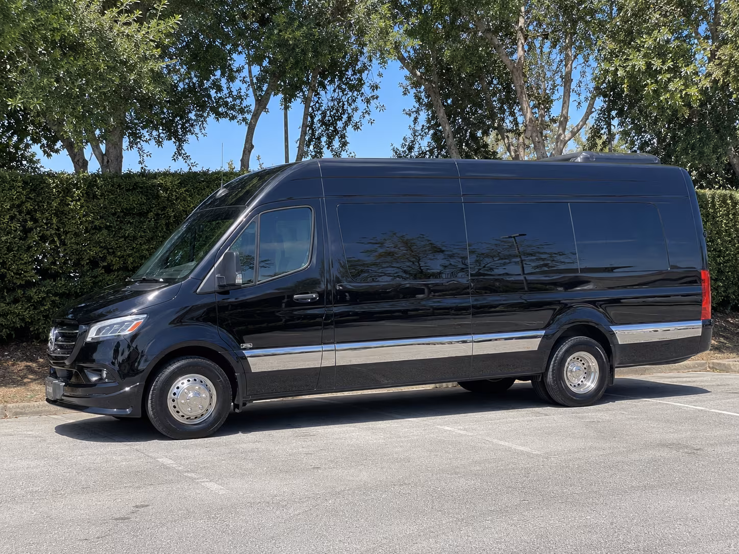 hollywood professional employee shuttle bus rentals in hollywood