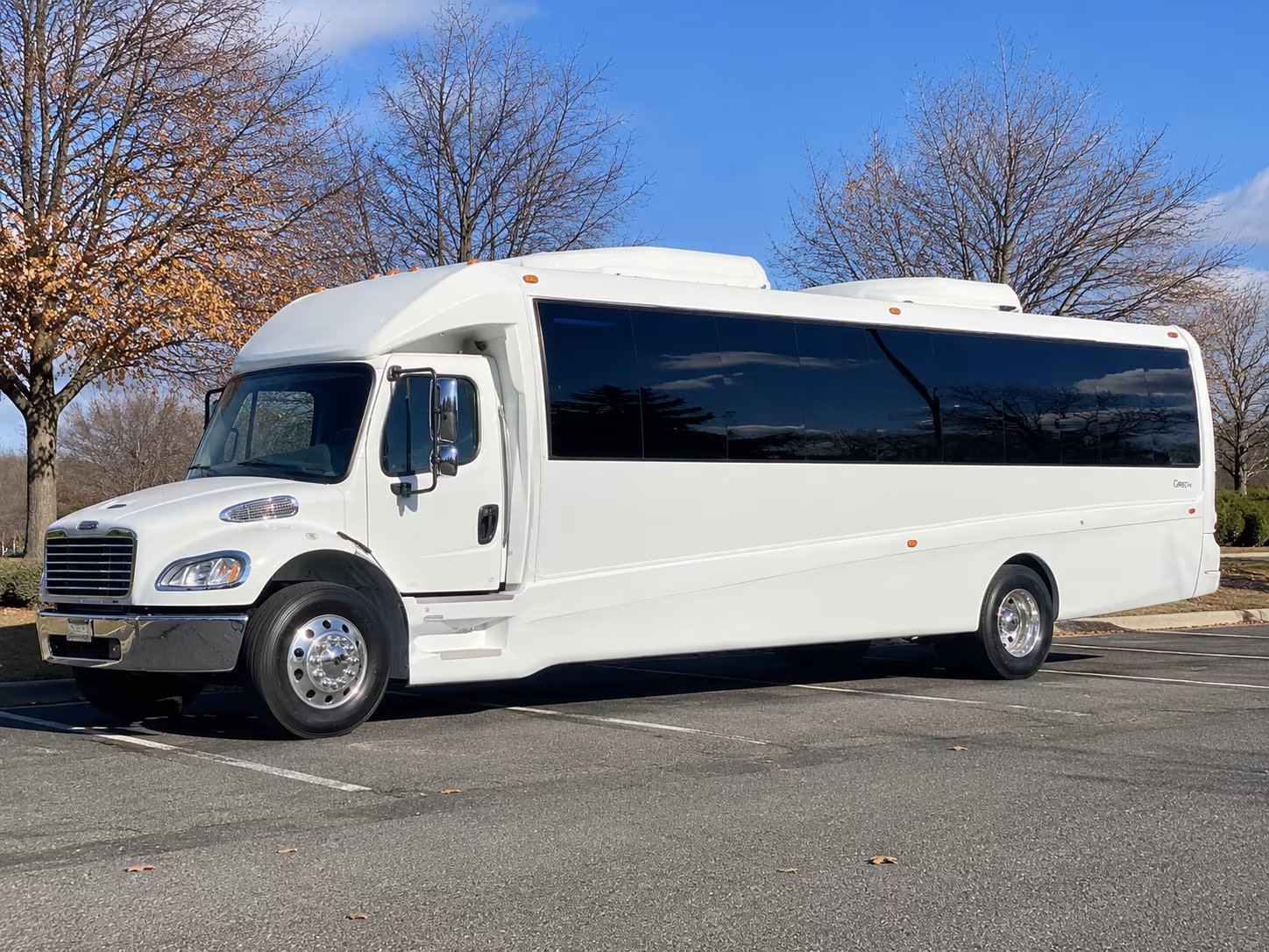 hollywood turn up the fun with hollywood prom bus rentals